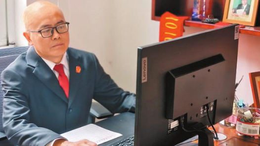 《感动中国》2025年度人物龙进品：最好的回报，莫过于百姓信任