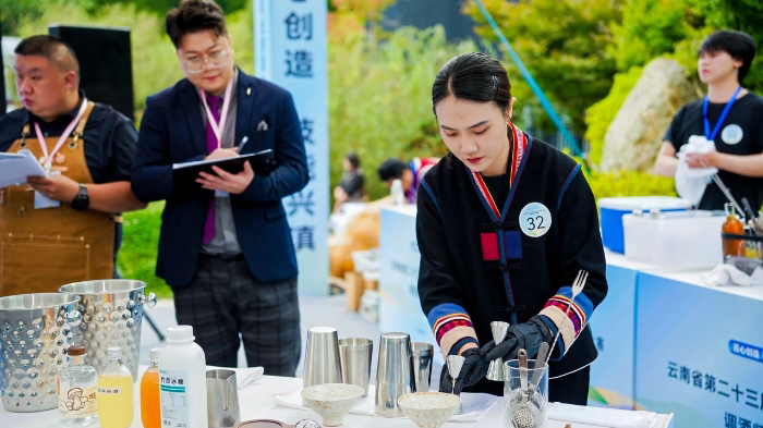 酒香淬匠心，一杯调出 “云南味道”